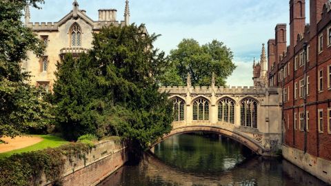 OXFORD VS CAMBRIDGE