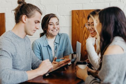 Studiare all'Estero alle superiori: <br>come fare e cosa ti riconosce