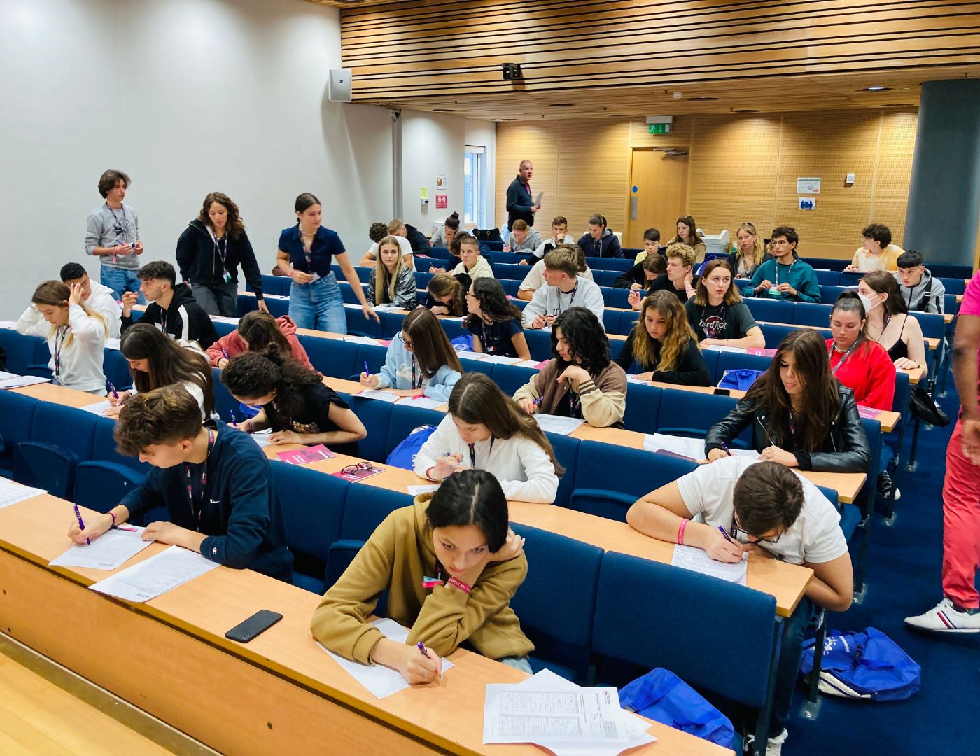 studenti-in-aula-anno-scolastico-allestero